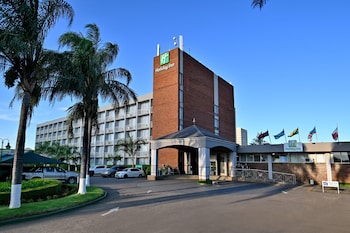 Holiday Inn Bulawayo By Ihg,Queens Sports Club>>Bulawayo,4 star