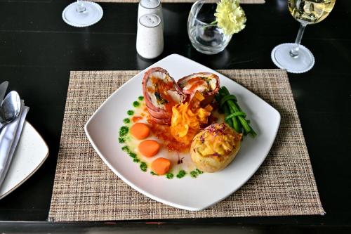 holiday inn bulawayo by ihg