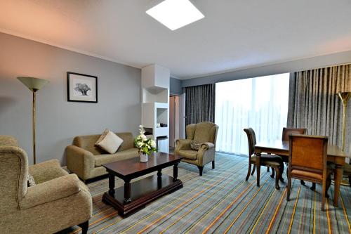holiday inn bulawayo by ihg