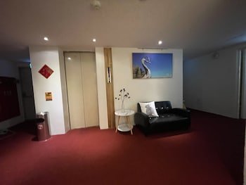 river hotel