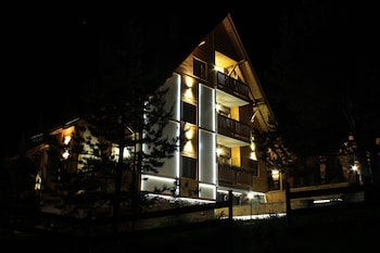 villa natural wood