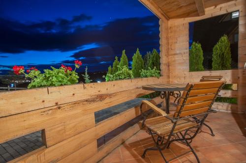 villa natural wood
