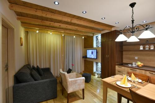 villa natural wood