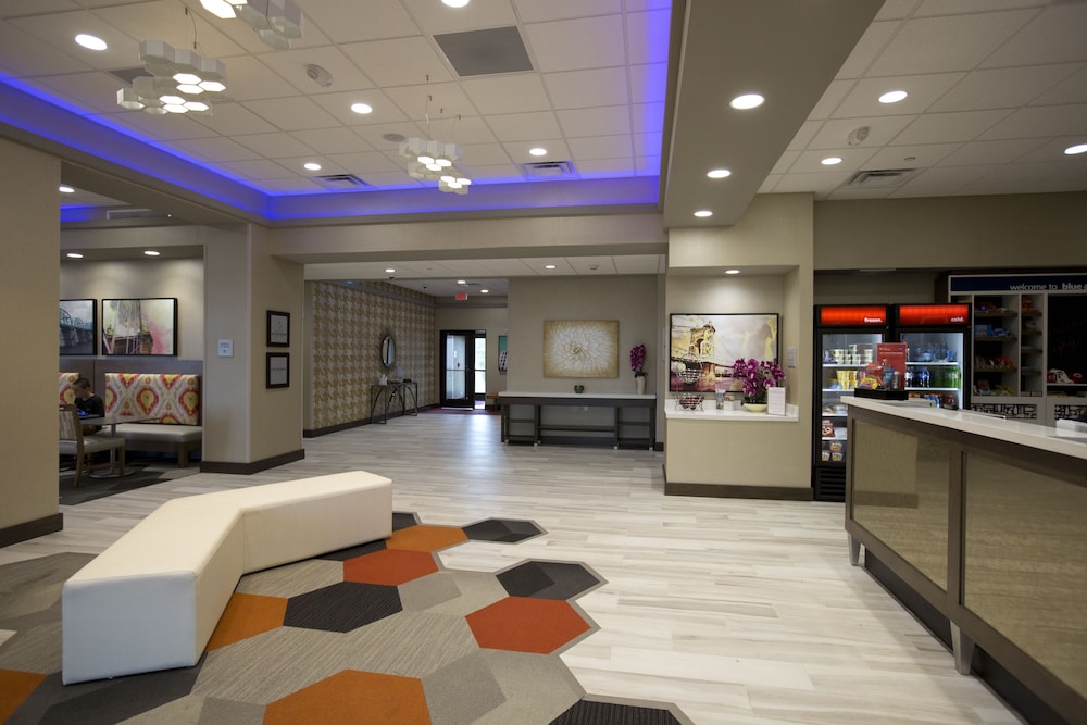 hampton inn blue ash cincinnati