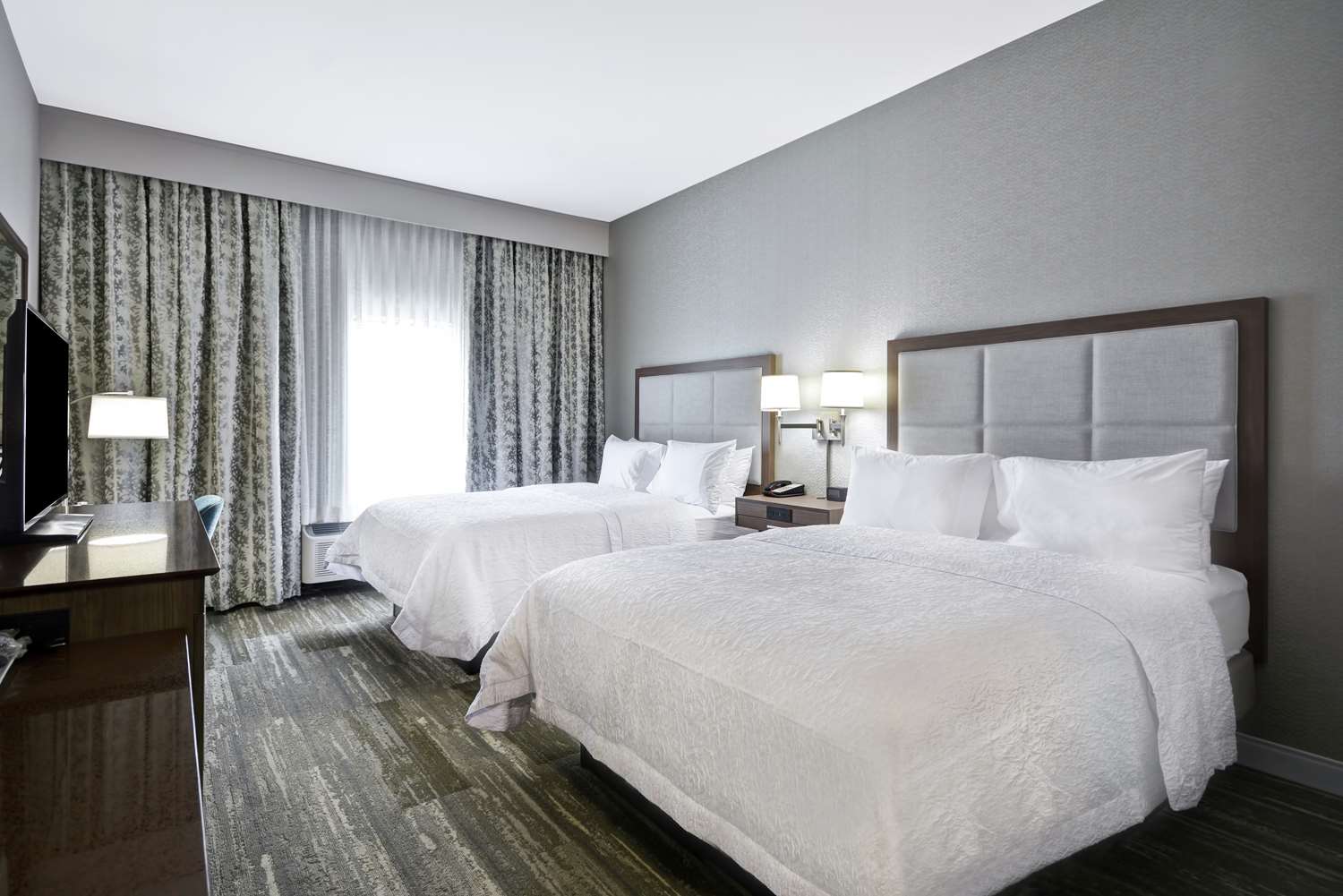hampton inn blue ash cincinnati