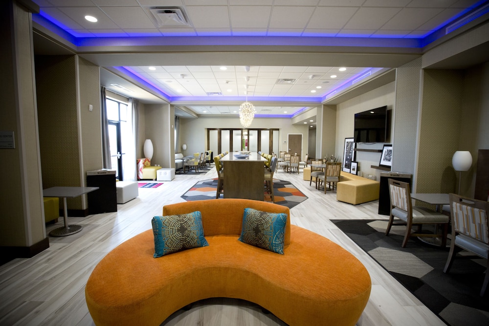 hampton inn blue ash cincinnati