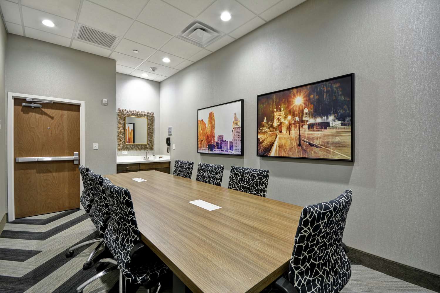 hampton inn blue ash cincinnati