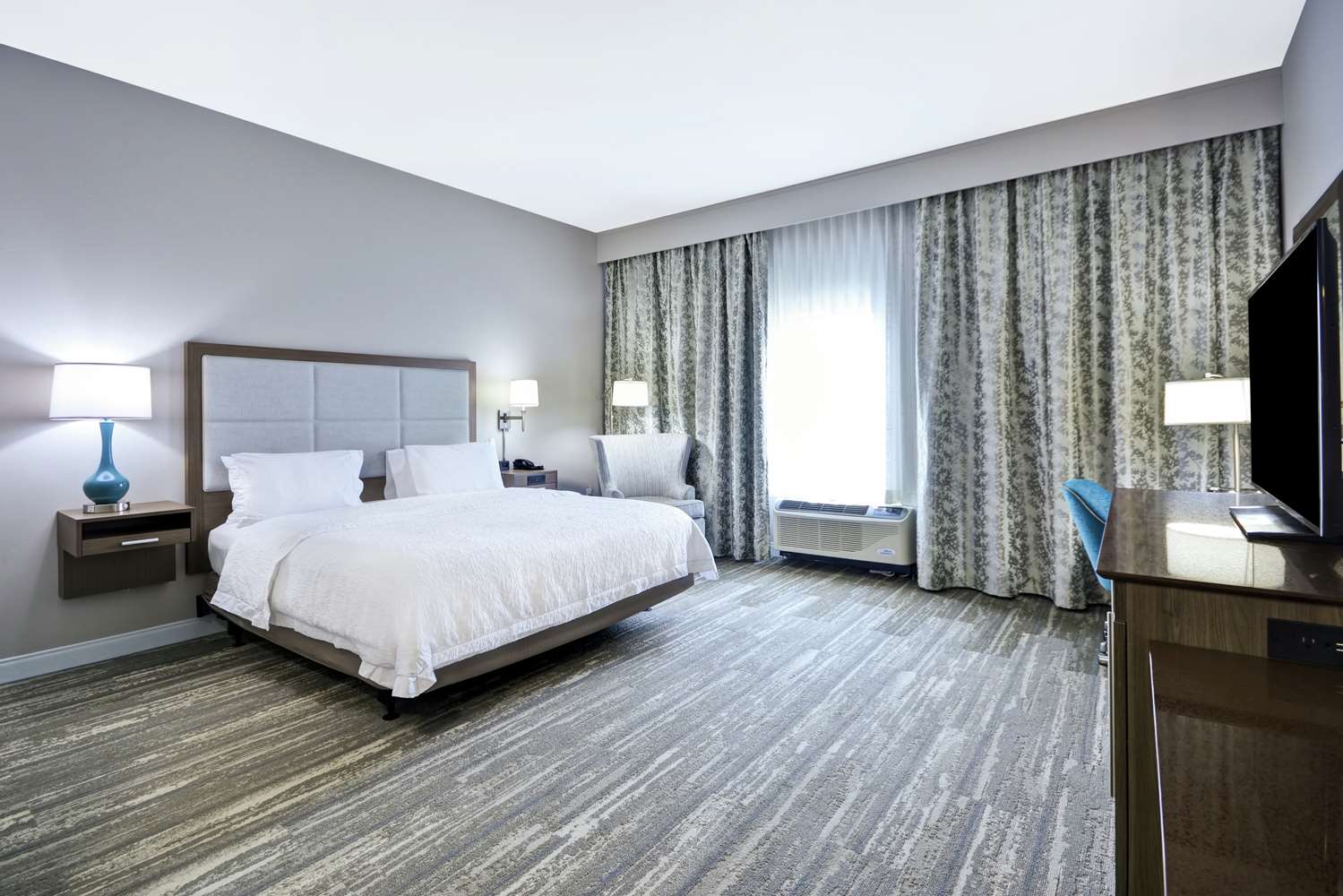 hampton inn blue ash cincinnati