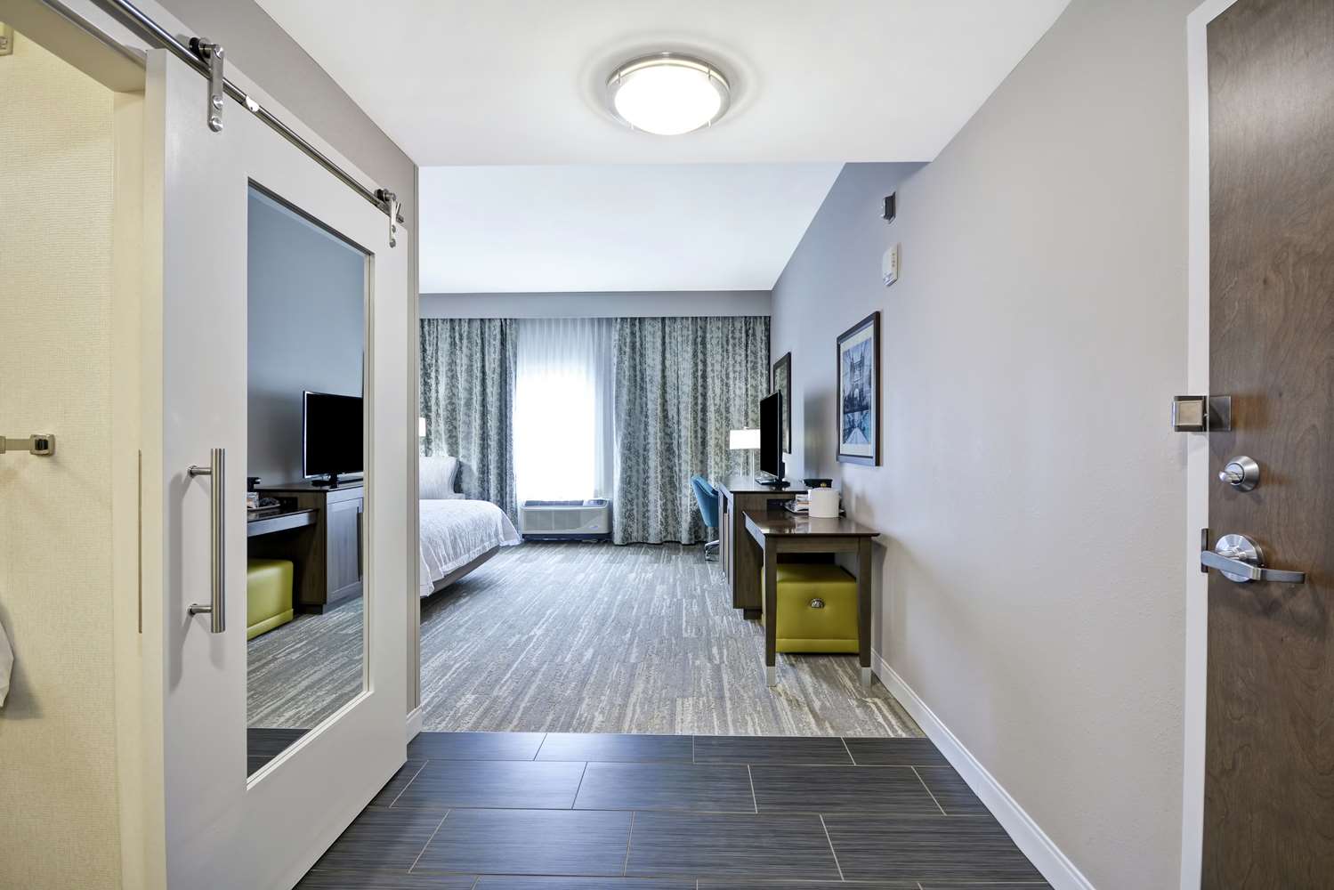 hampton inn blue ash cincinnati