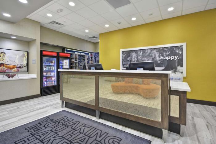 hampton inn blue ash cincinnati