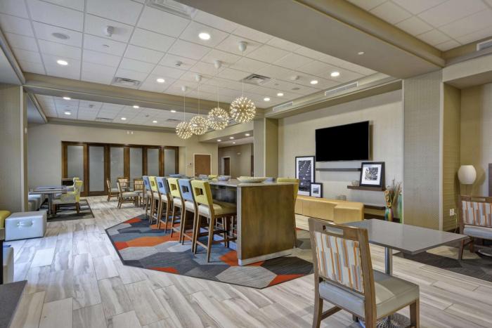 hampton inn blue ash cincinnati