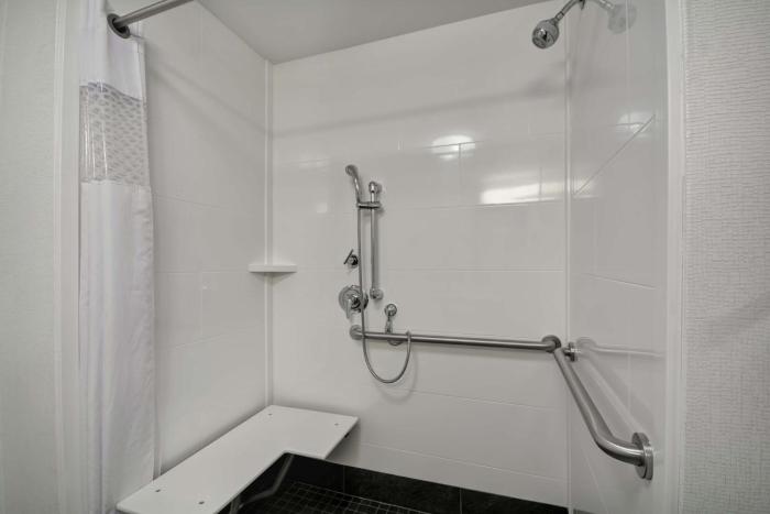 hampton inn blue ash cincinnati