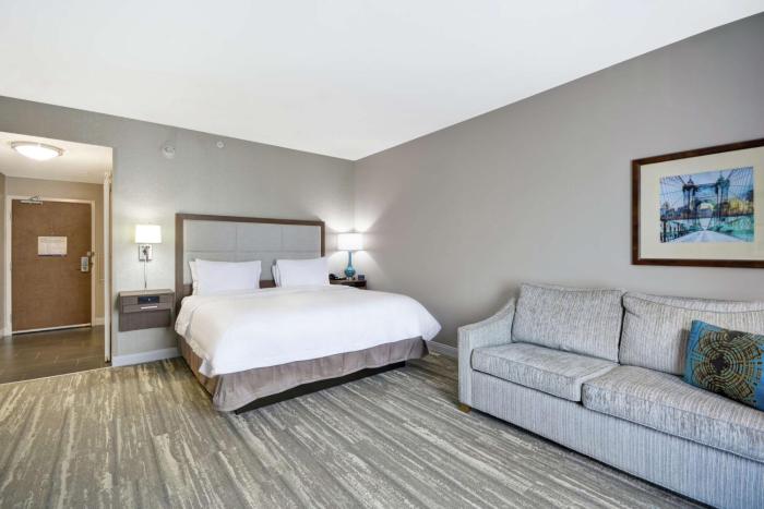 hampton inn blue ash cincinnati