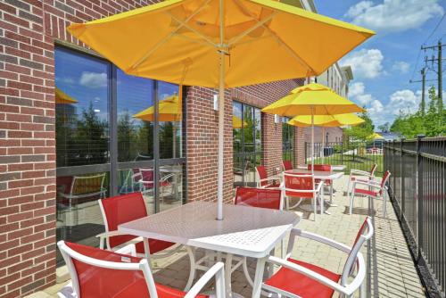 hampton inn blue ash cincinnati