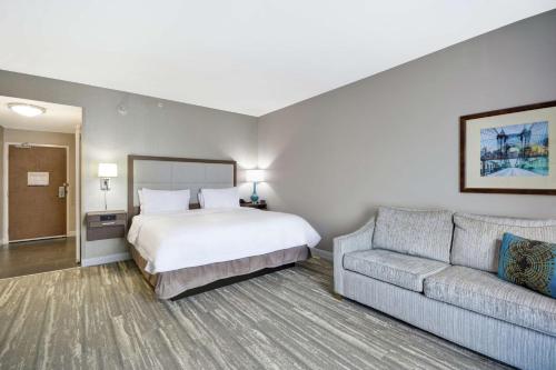 hampton inn blue ash cincinnati