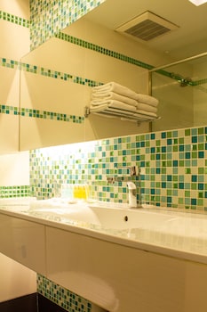 the 5 elements hotel