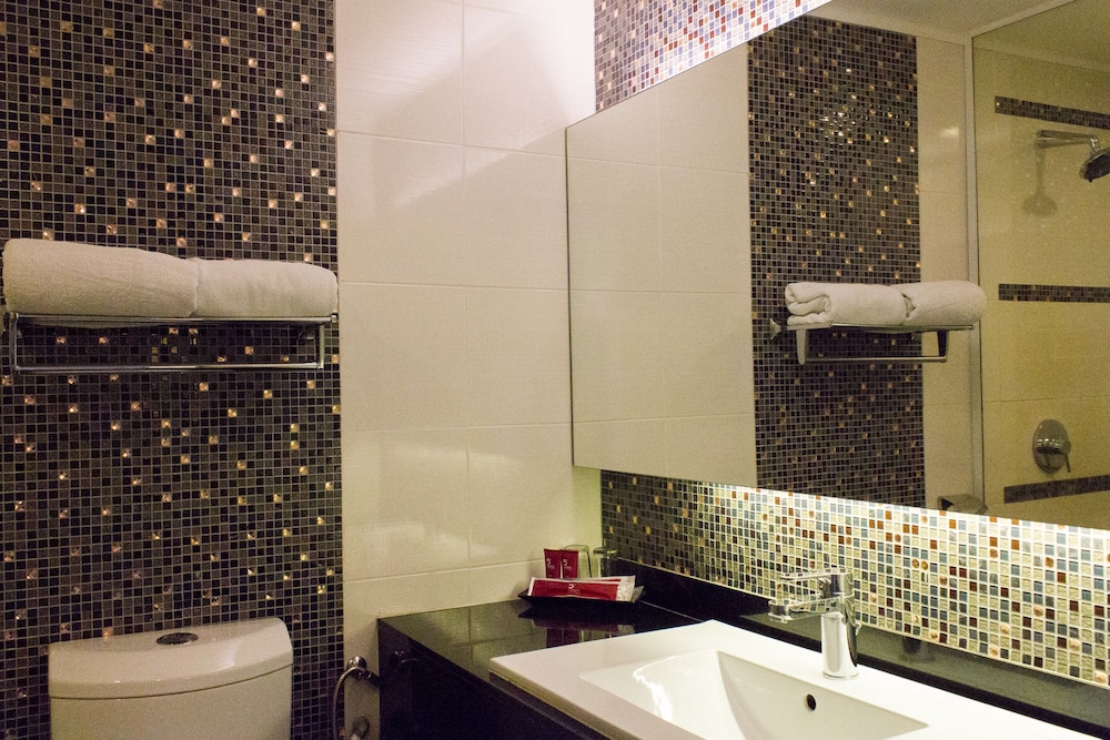 the 5 elements hotel