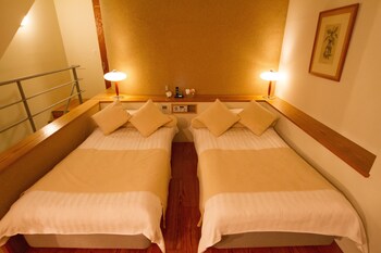 resort hotel moanacoast