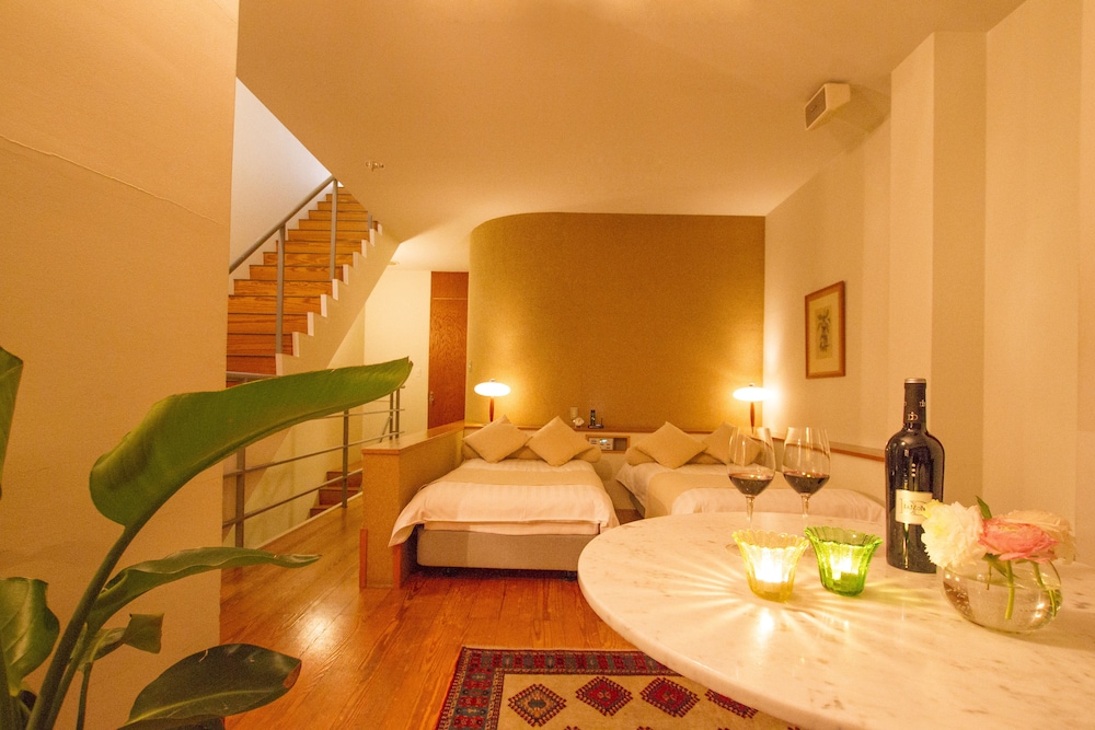 resort hotel moanacoast