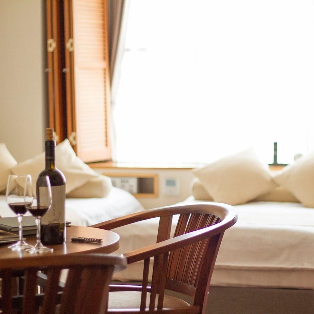 resort hotel moanacoast