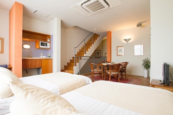 resort hotel moanacoast