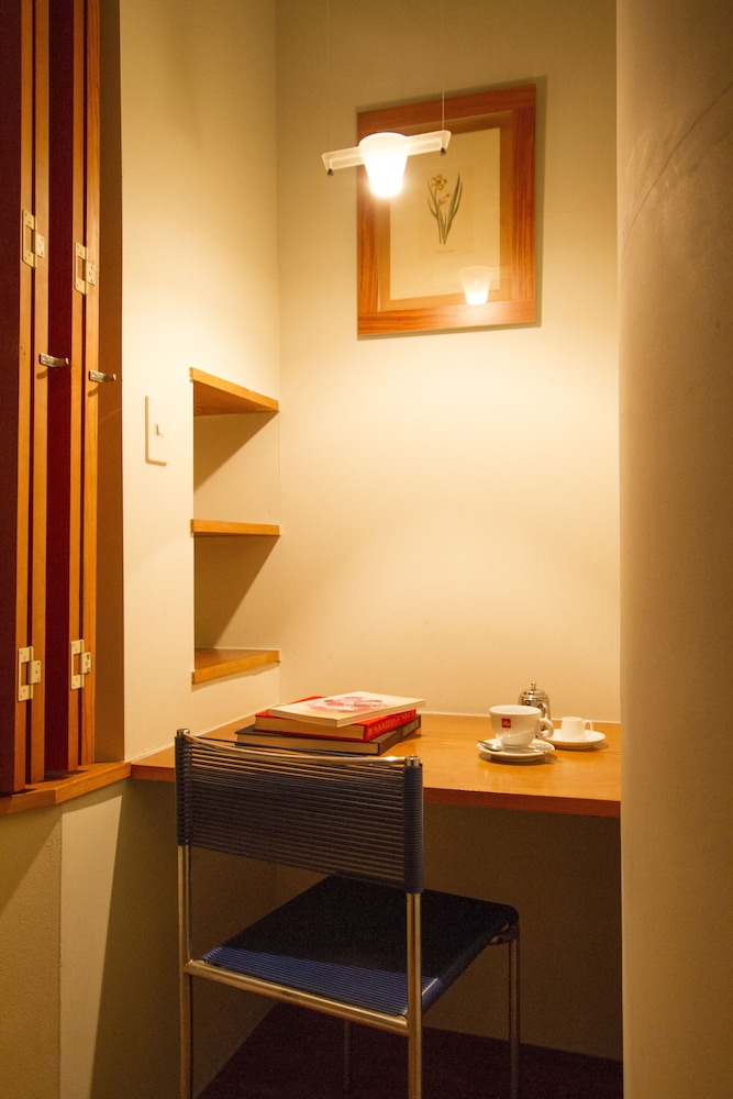 resort hotel moanacoast