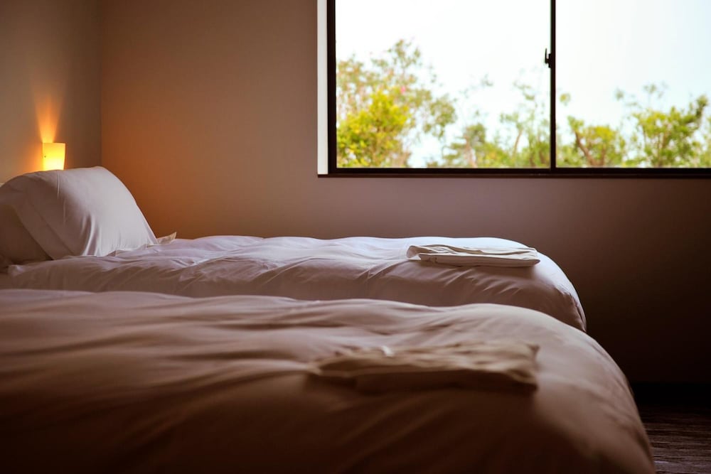 resort hotel moanacoast