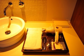 resort hotel moanacoast