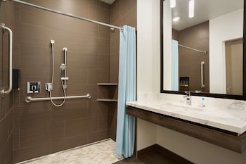 best western plus peppertree nampa civic center inn