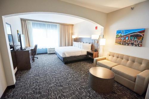 gundersen hotel and suites