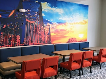 gundersen hotel and suites