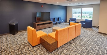 gundersen hotel and suites