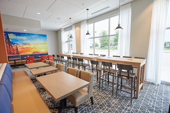 gundersen hotel and suites