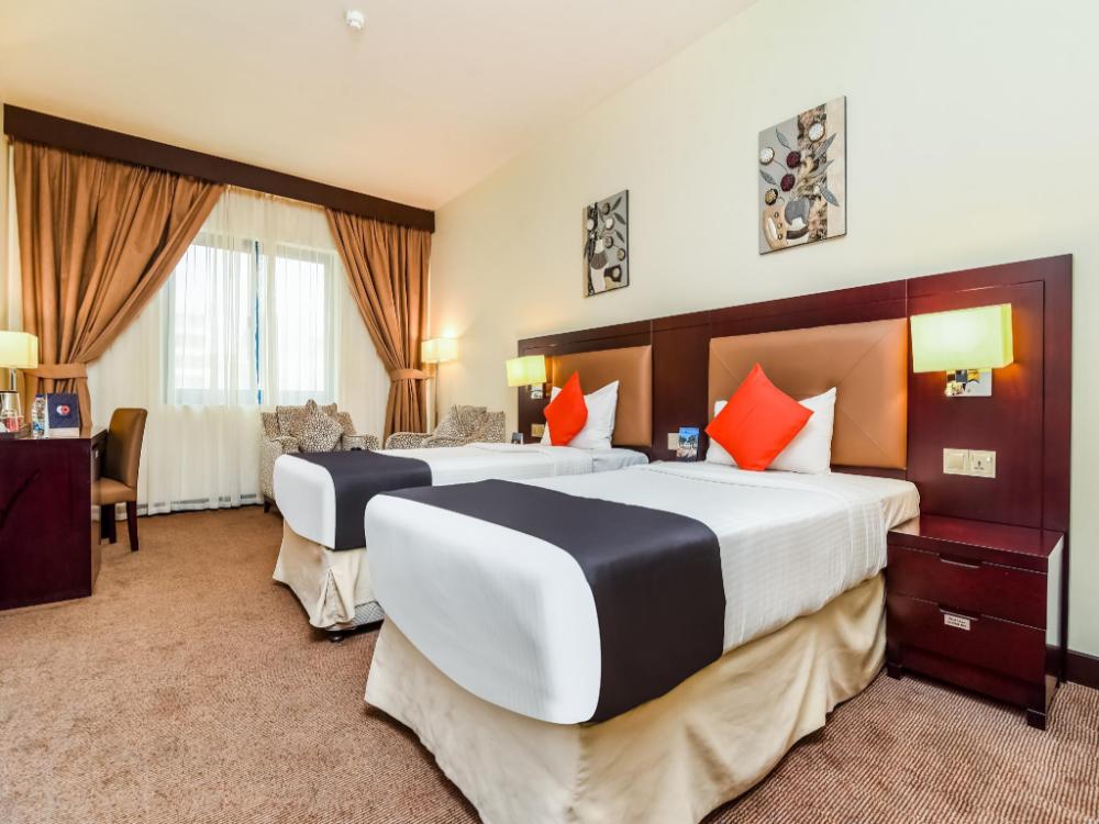 landmark summit hotel