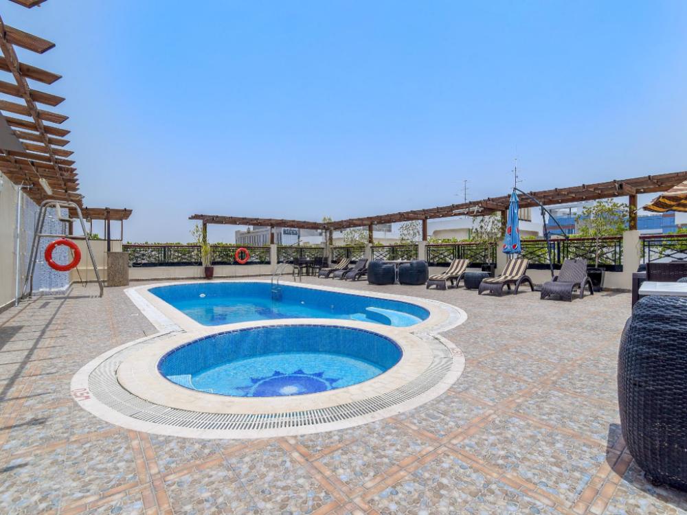 landmark summit hotel