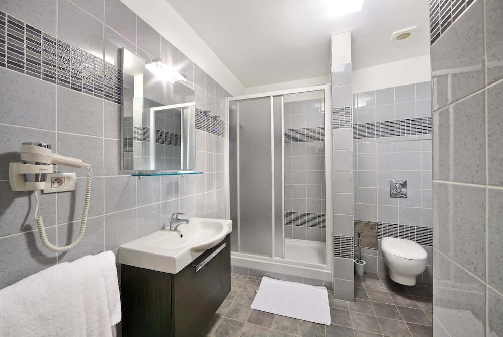 salvator superior apartments