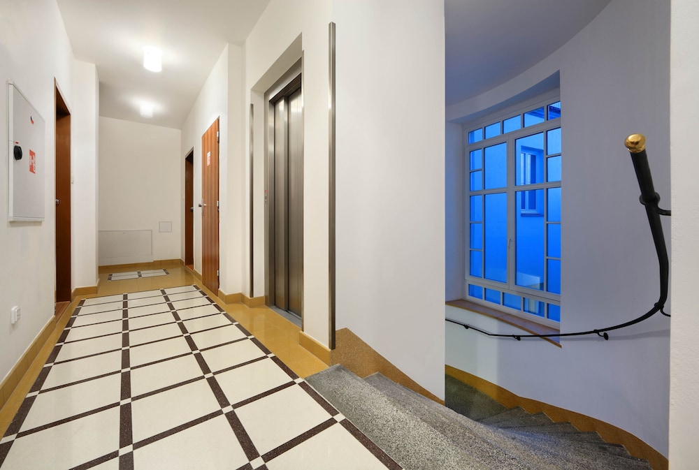 salvator superior apartments