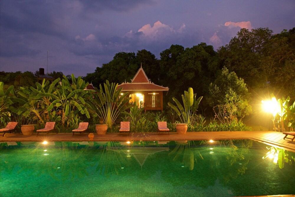 rajabori villas