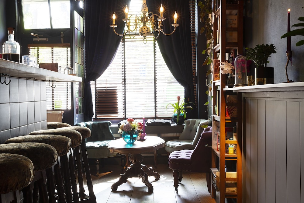 rosalias menagerie innupstairs