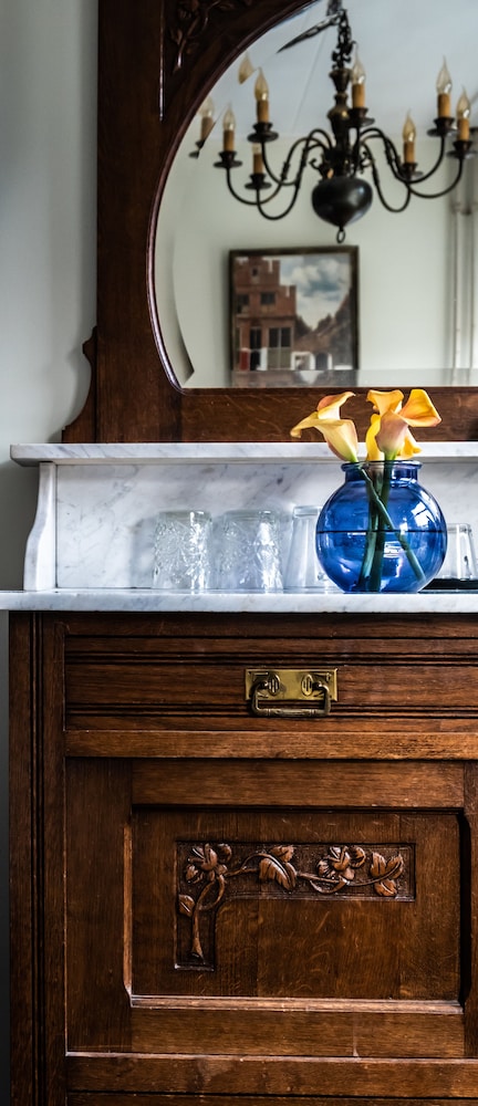 rosalias menagerie innupstairs