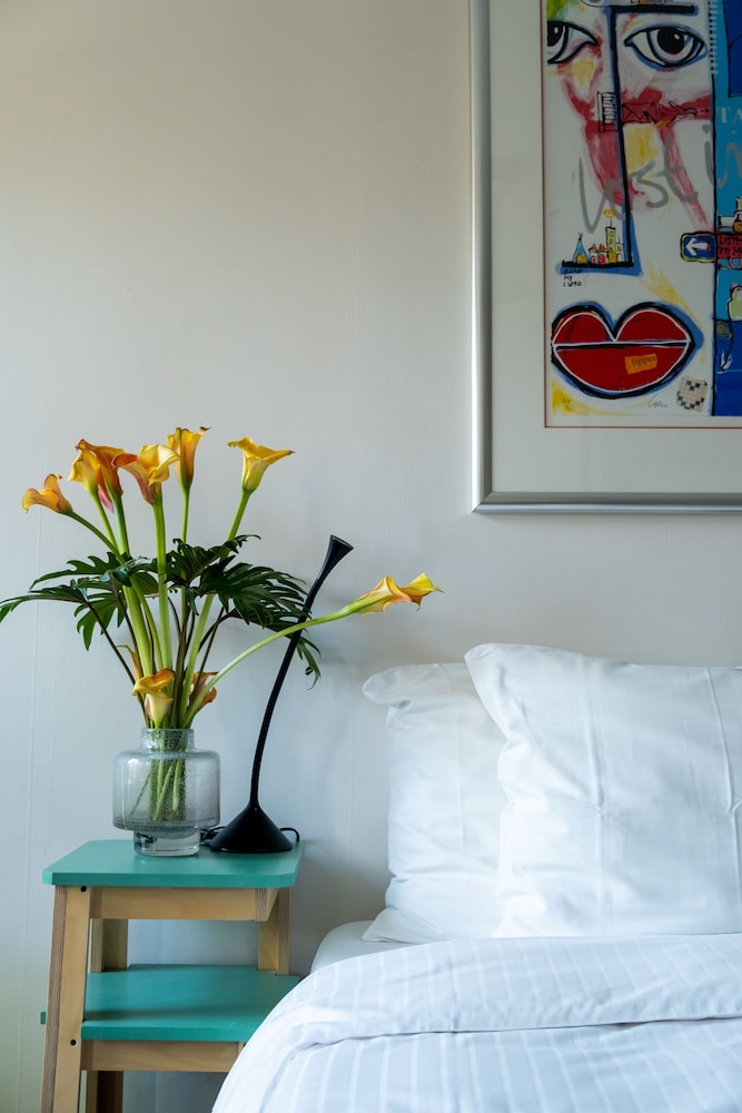 rosalias menagerie innupstairs