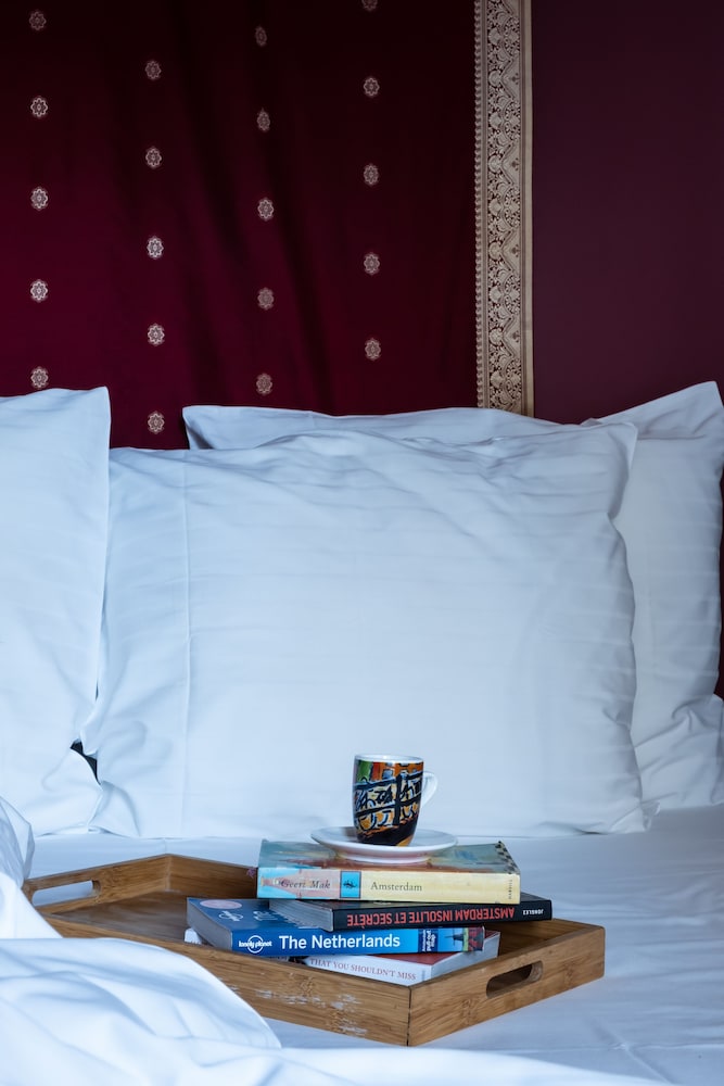 rosalias menagerie innupstairs