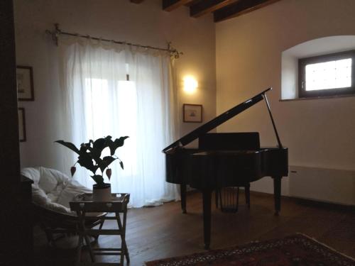 Corte Castello,,1 star