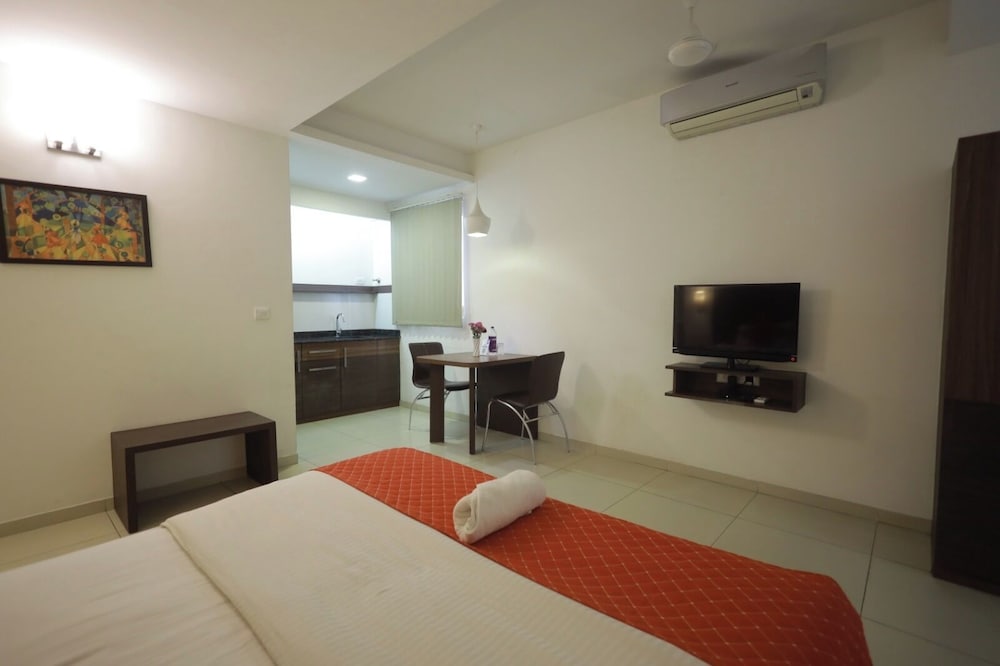 ixora suites