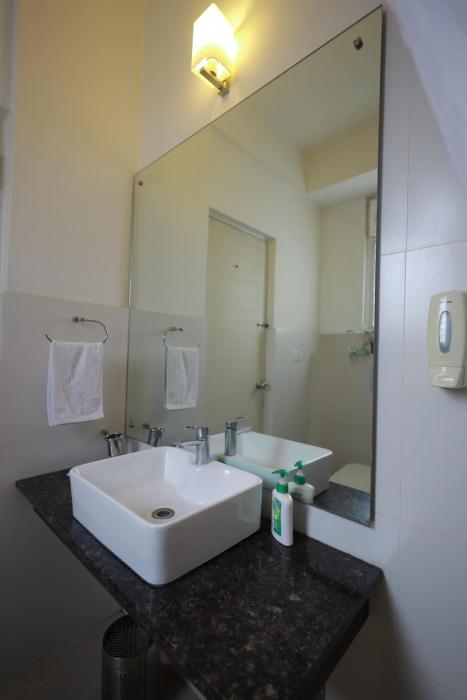 ixora suites