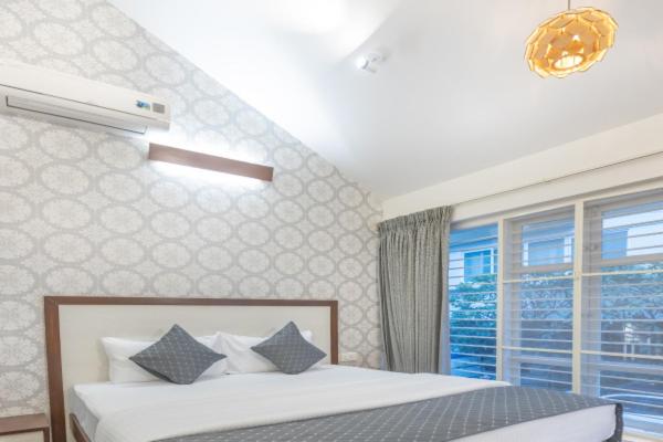 ixora suites