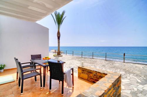 Myrtos Mare Suites,On The Beach,3 star