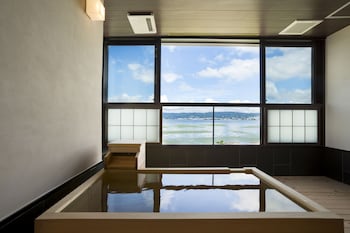 sui suwako