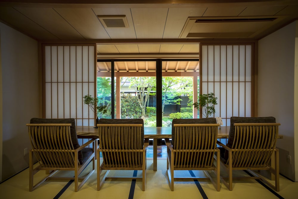 sui suwako
