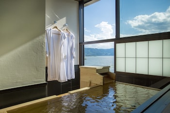 sui suwako